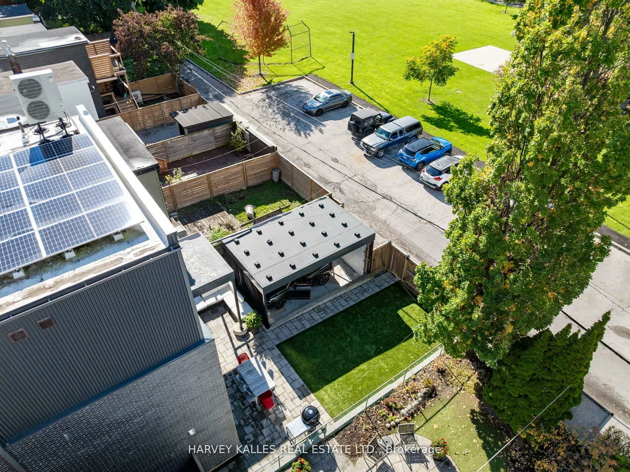 60, Hiltz, South Riverdale, Toronto