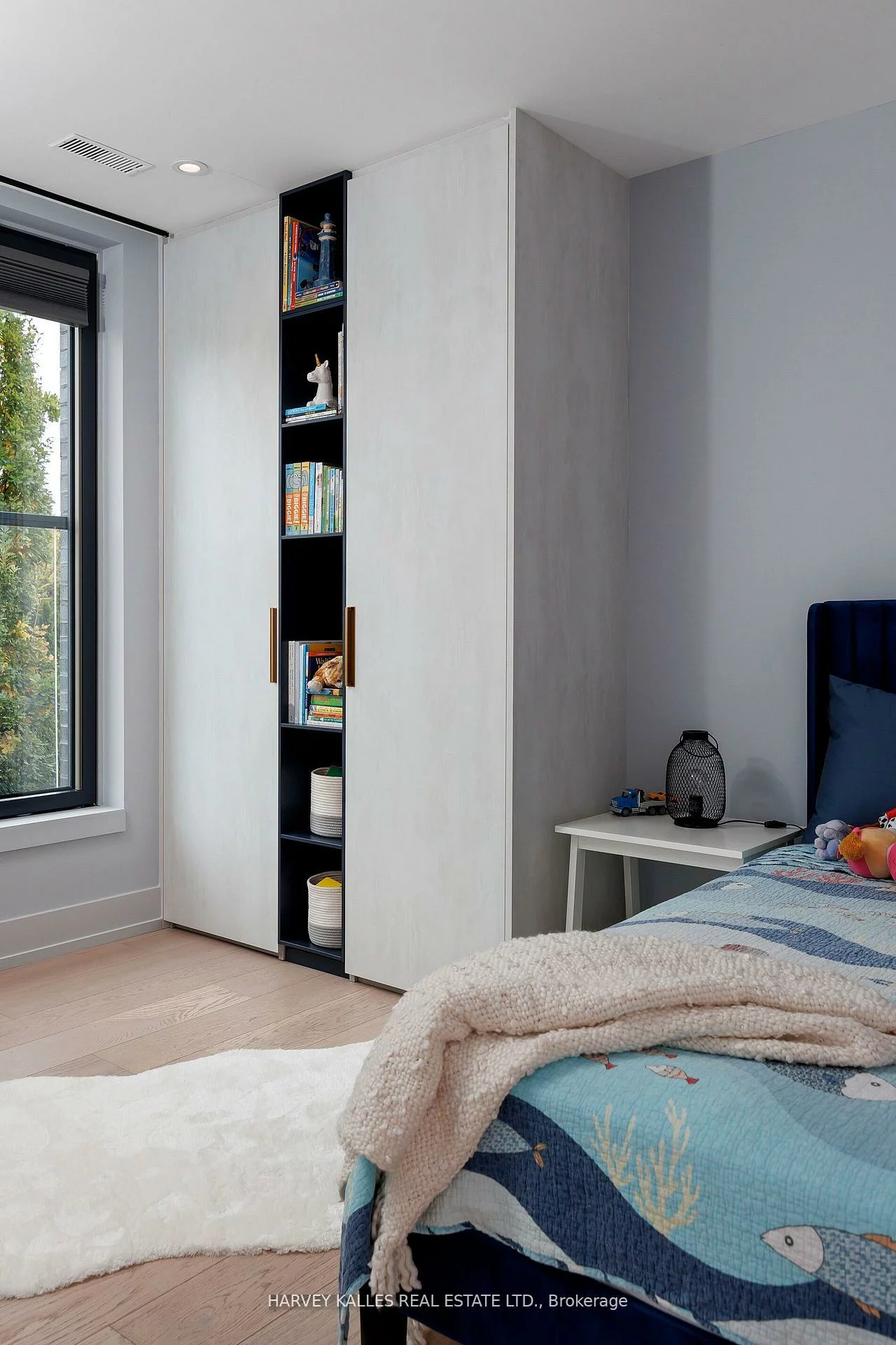 60, Hiltz, South Riverdale, Toronto