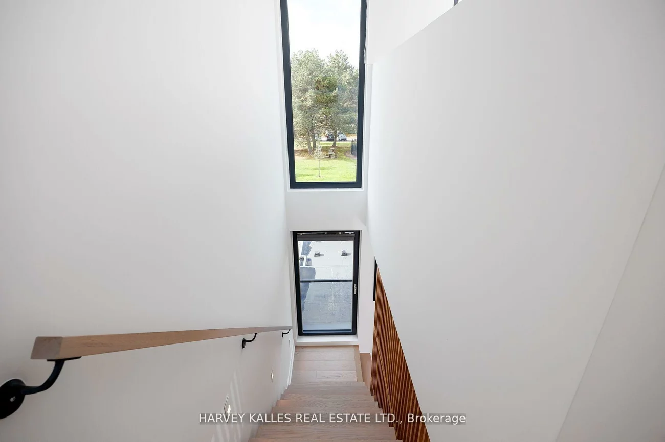 60, Hiltz, South Riverdale, Toronto