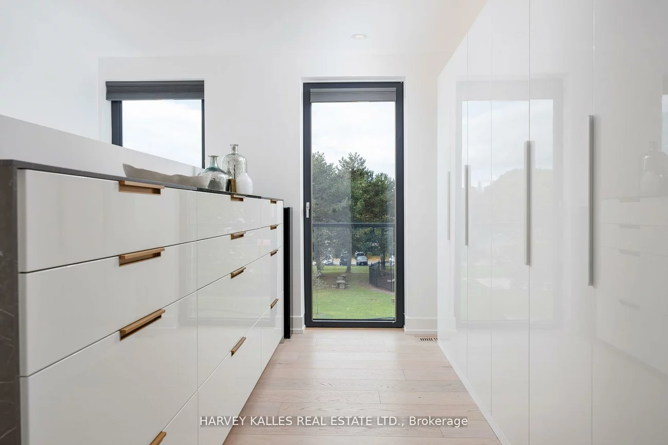 60, Hiltz, South Riverdale, Toronto