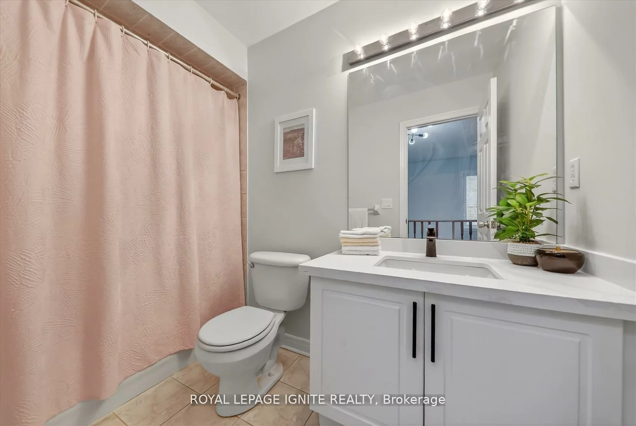 163, Seasons, Rouge E11, Toronto