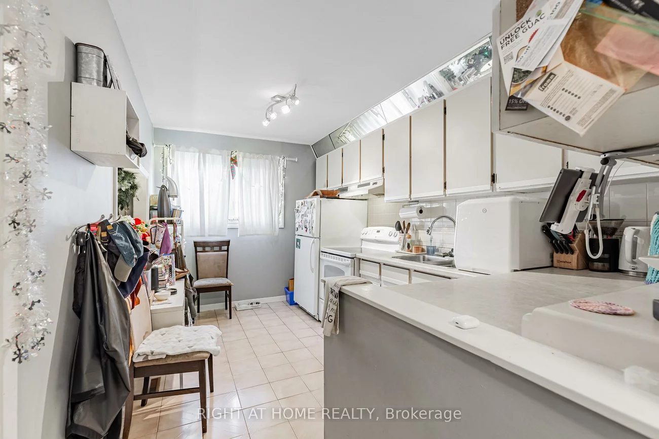 333, Bain, Blake-Jones, Toronto