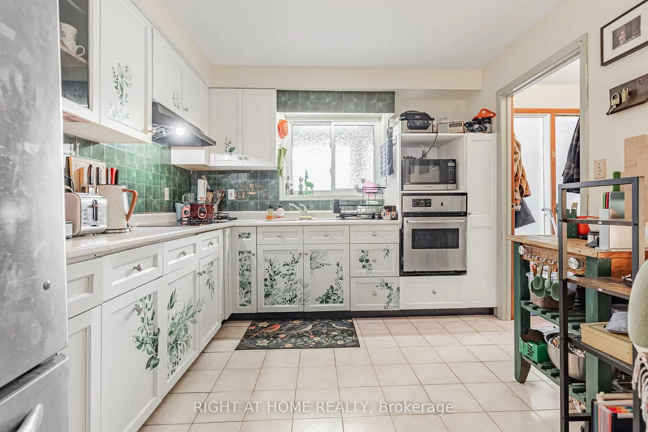 333, Bain, Blake-Jones, Toronto