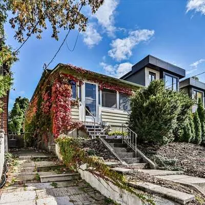 9, Everett, Woodbine-Lumsden, Toronto