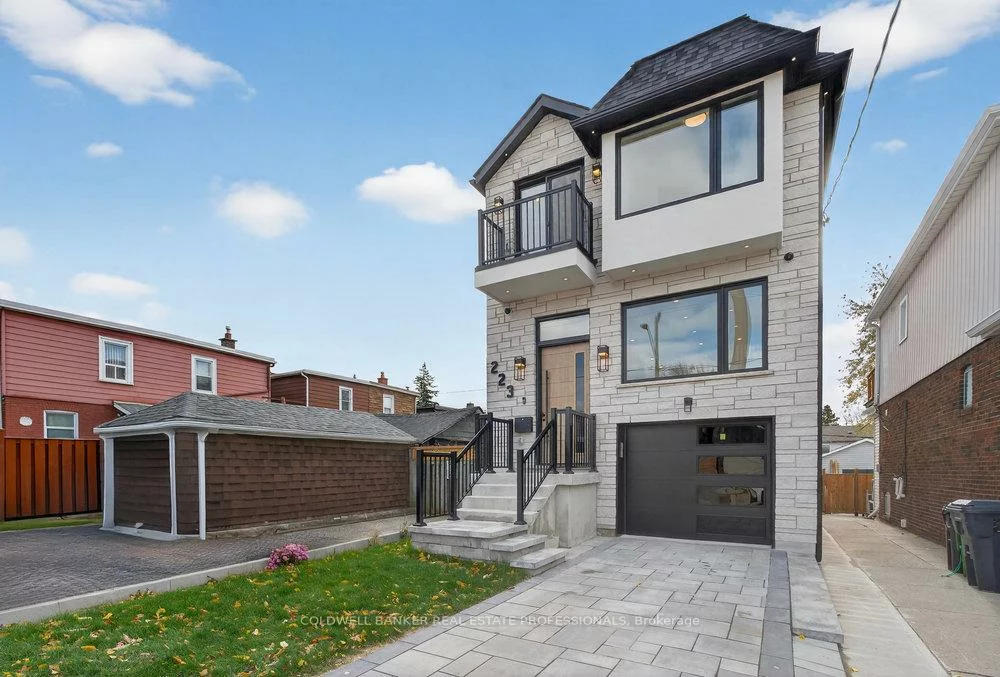 223, Queensdale, Danforth Village-East York, Toronto