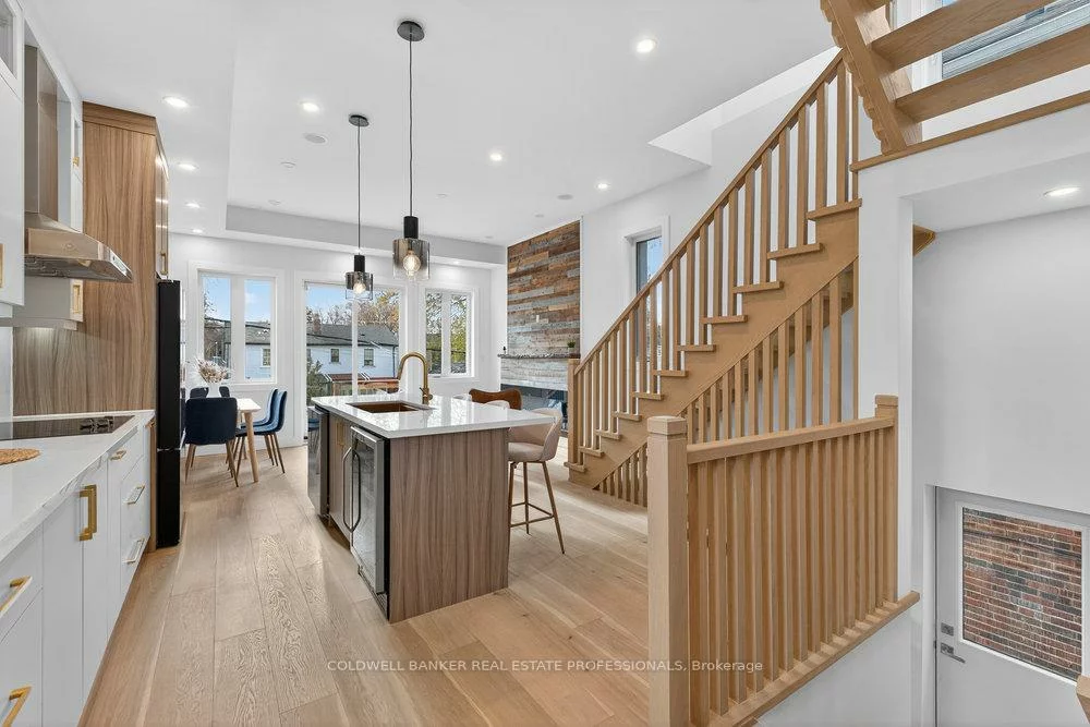 223, Queensdale, Danforth Village-East York, Toronto