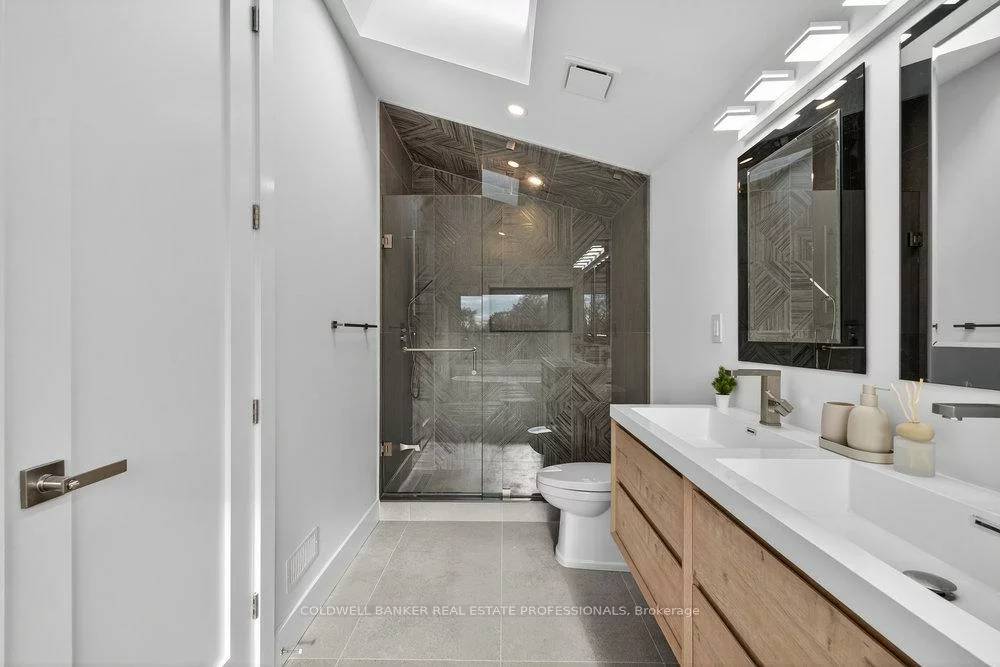 223, Queensdale, Danforth Village-East York, Toronto