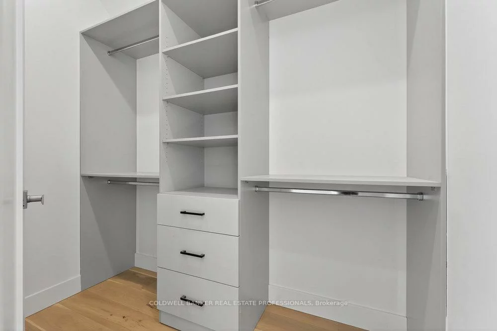 223, Queensdale, Danforth Village-East York, Toronto