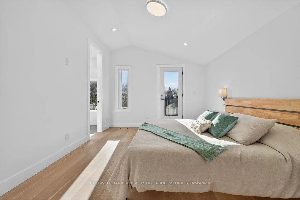 223, Queensdale, Danforth Village-East York, Toronto