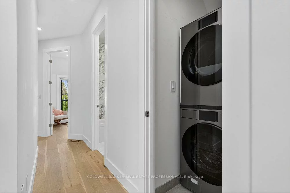 223, Queensdale, Danforth Village-East York, Toronto