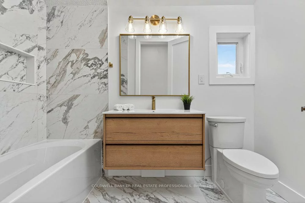 223, Queensdale, Danforth Village-East York, Toronto