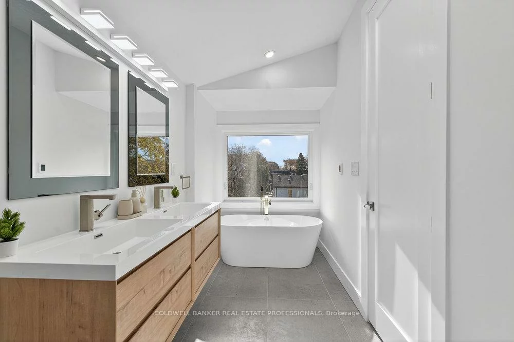 223, Queensdale, Danforth Village-East York, Toronto