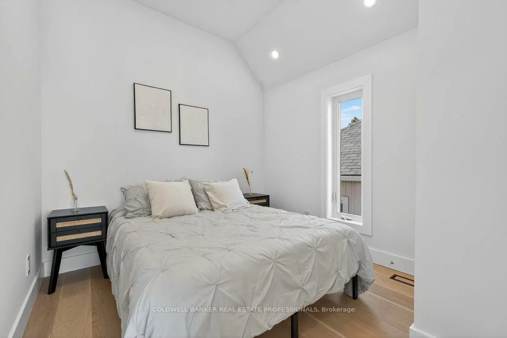 223, Queensdale, Danforth Village-East York, Toronto