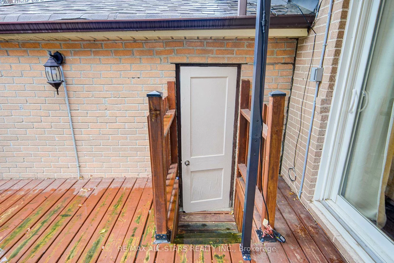 50, Mooregate, Ionview, Toronto