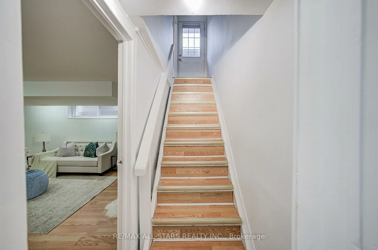 50, Mooregate, Ionview, Toronto