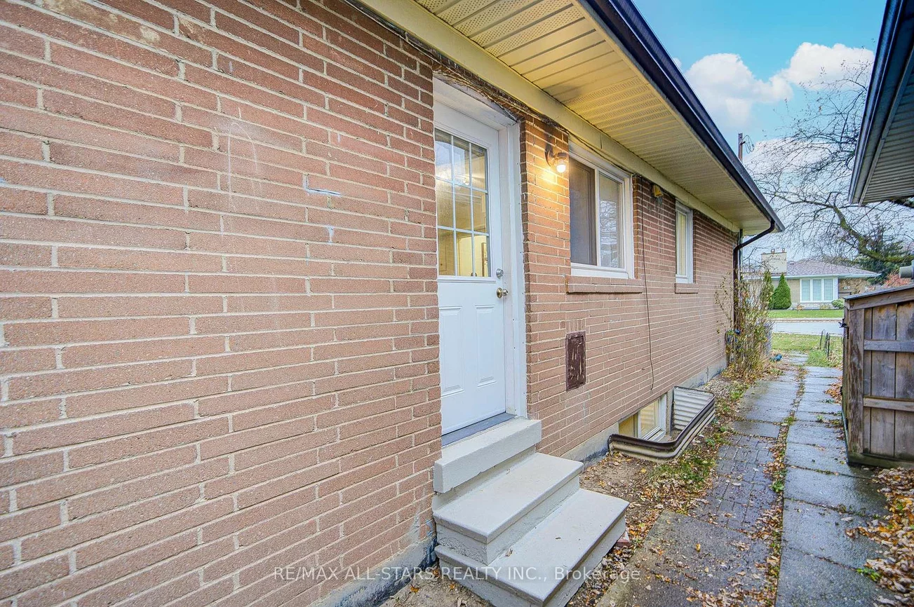 50, Mooregate, Ionview, Toronto