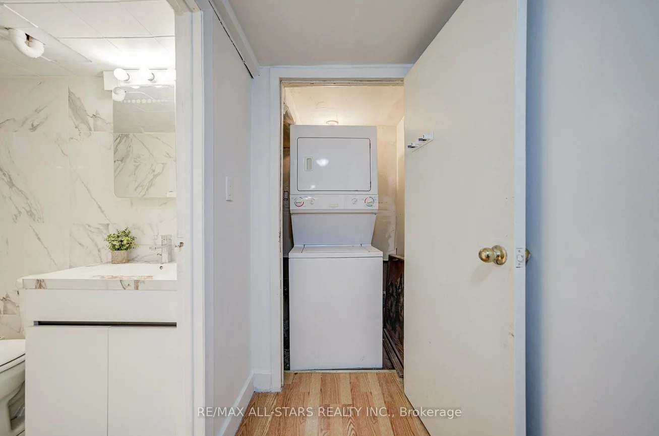 50, Mooregate, Ionview, Toronto