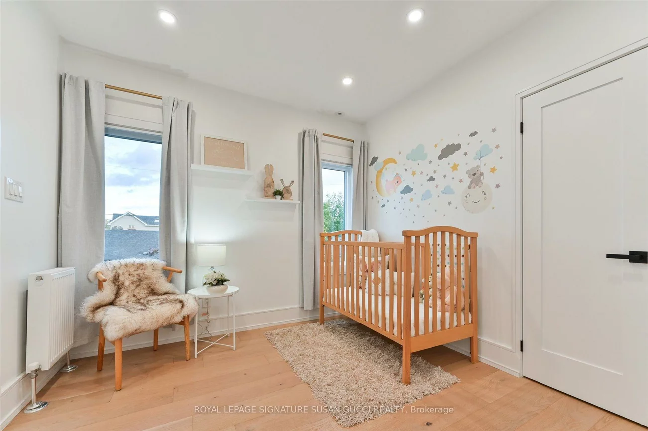 32, Treadway, East York, Toronto