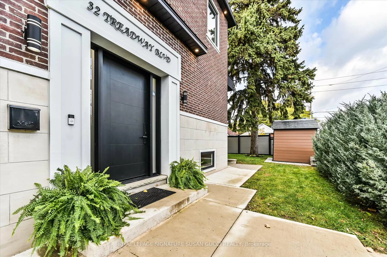 32, Treadway, East York, Toronto