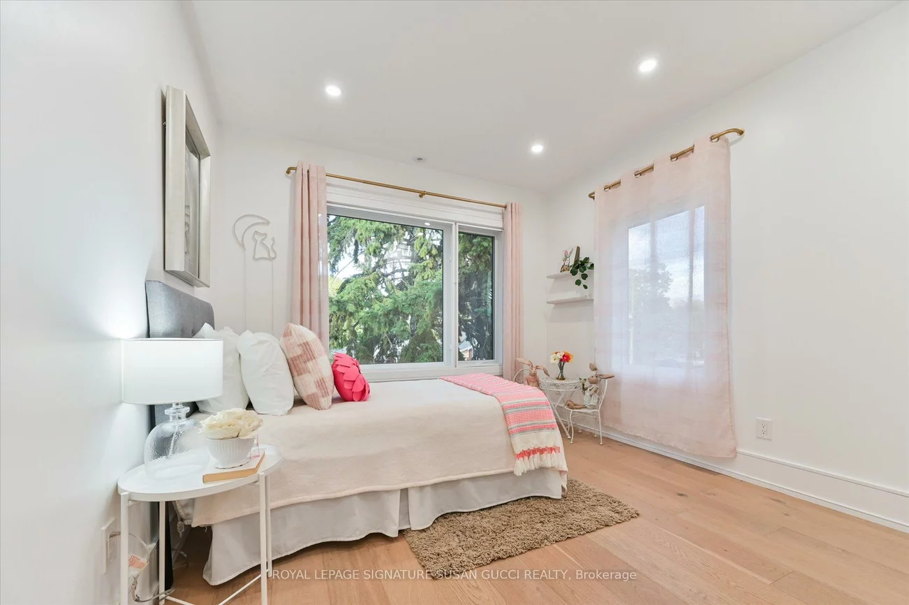 32, Treadway, East York, Toronto