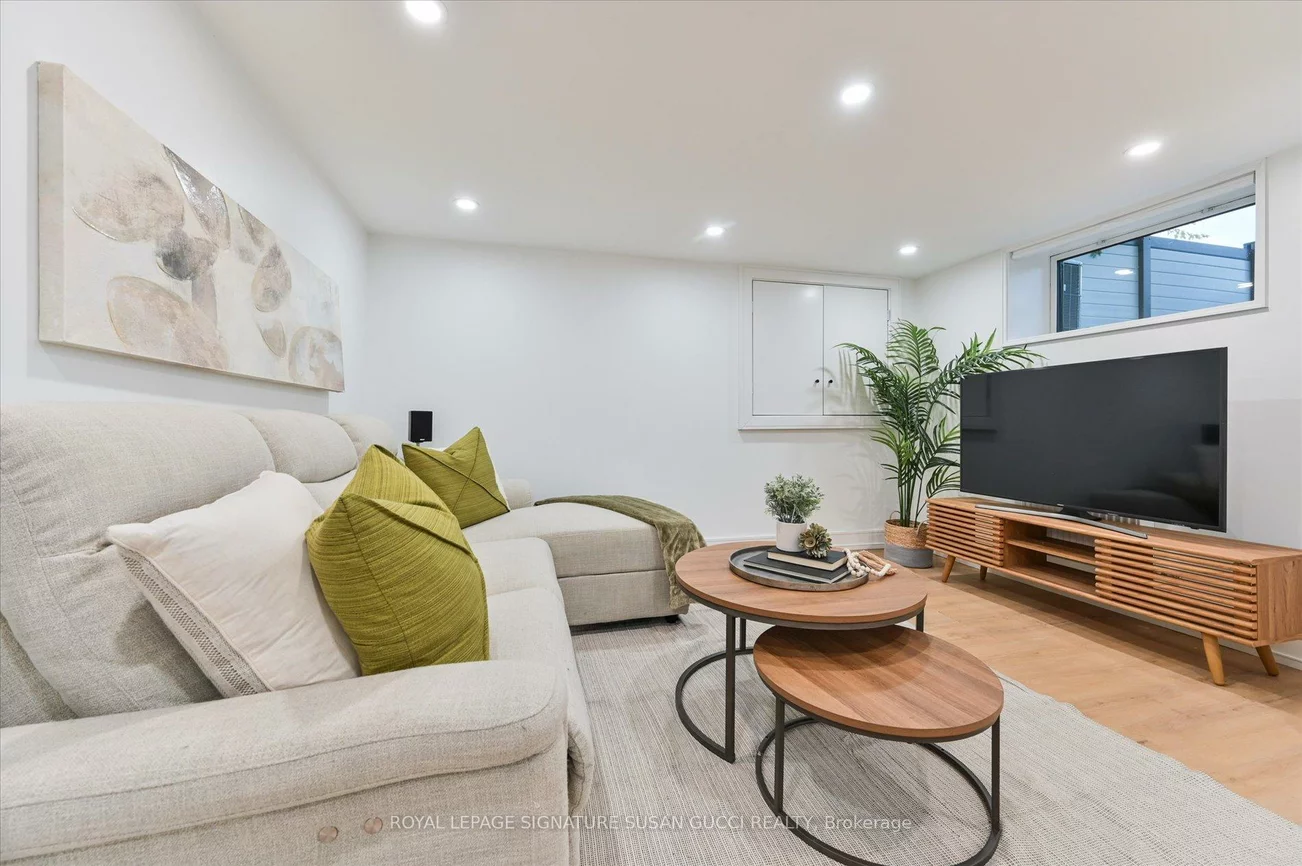 32, Treadway, East York, Toronto