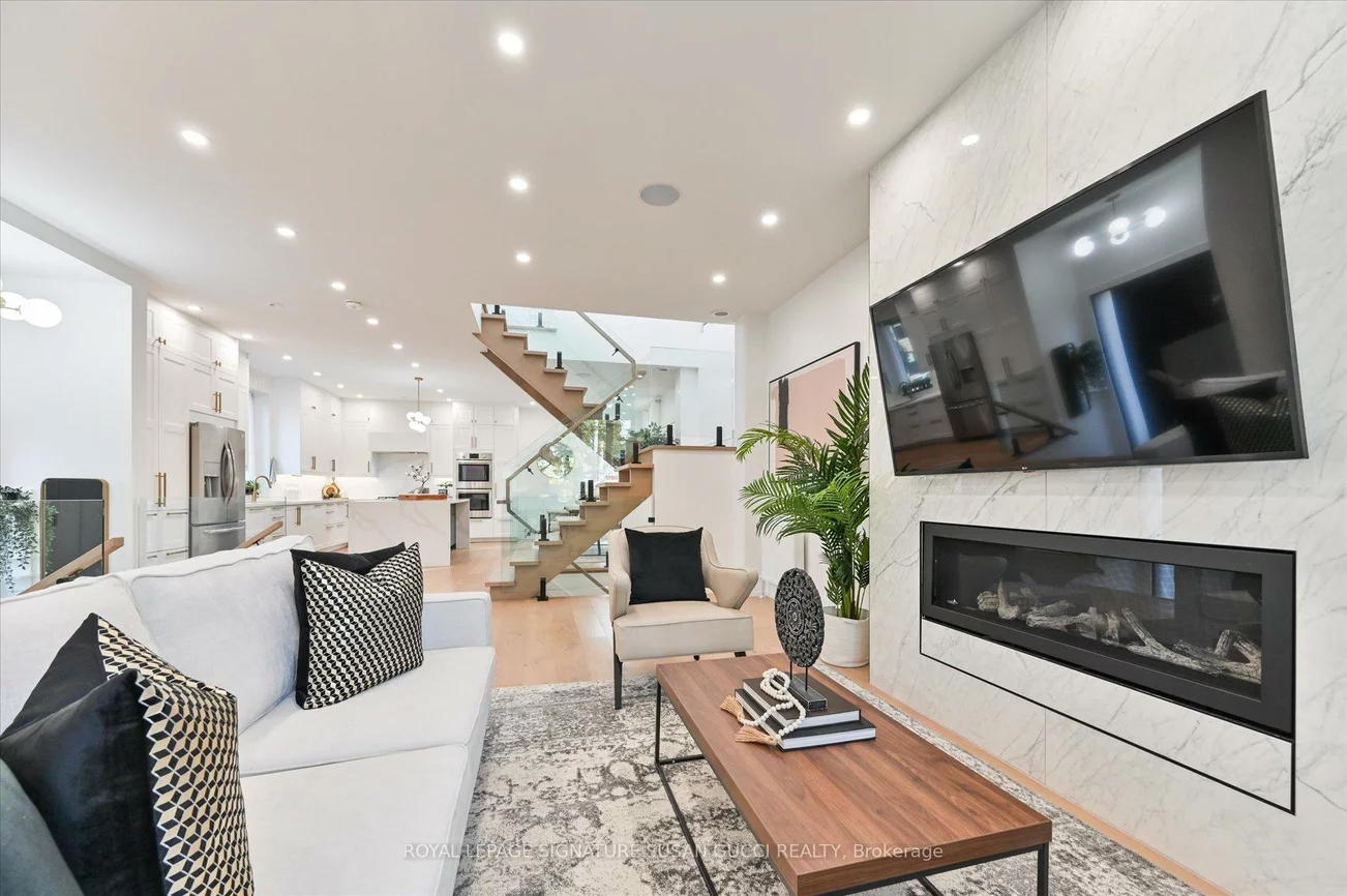 32, Treadway, East York, Toronto