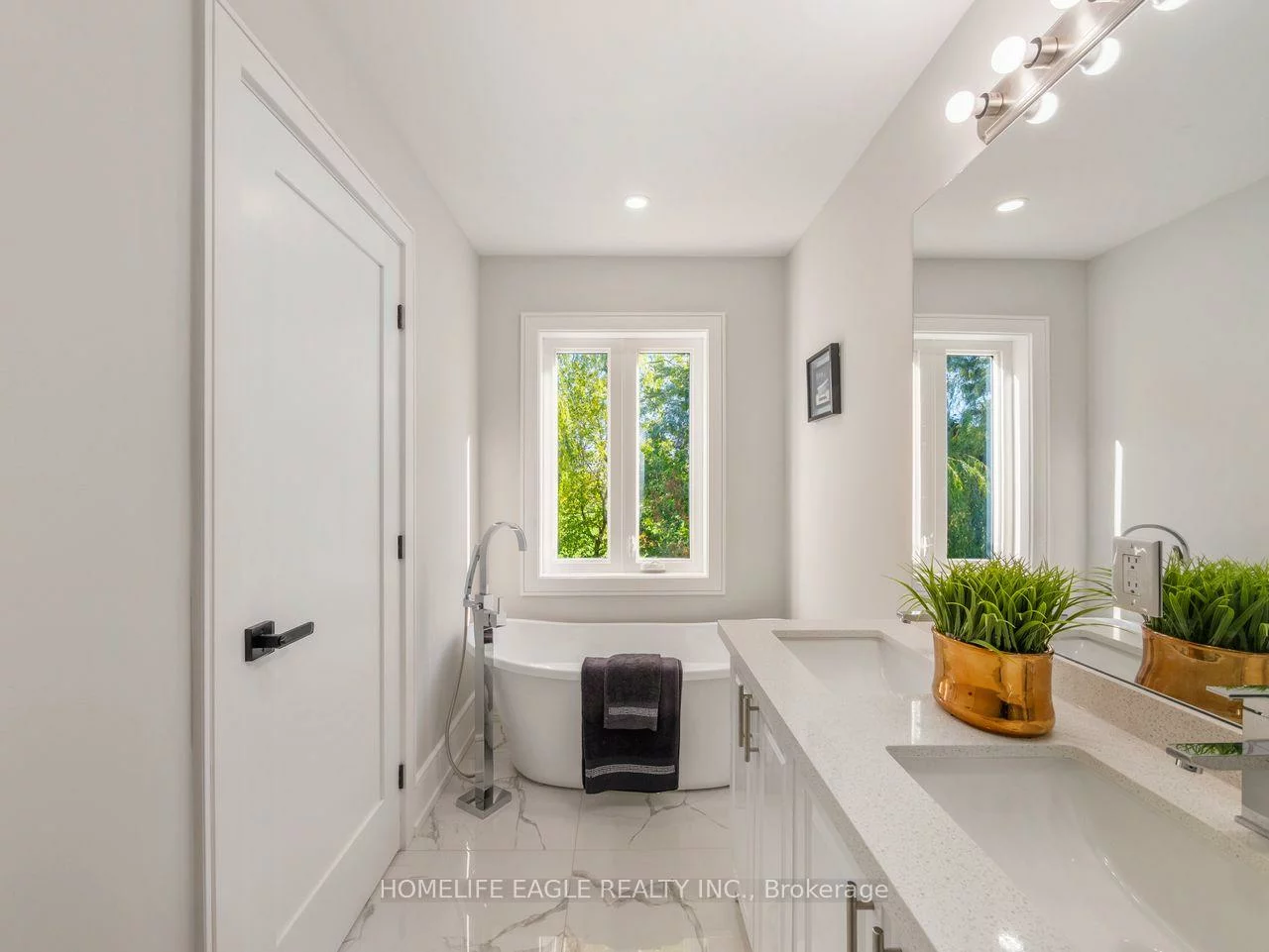 15, Malta, Birchcliffe-Cliffside, Toronto