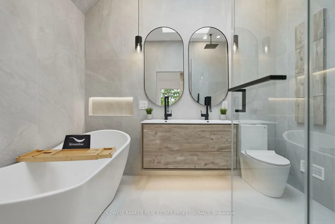 65, Frater, East York, Toronto