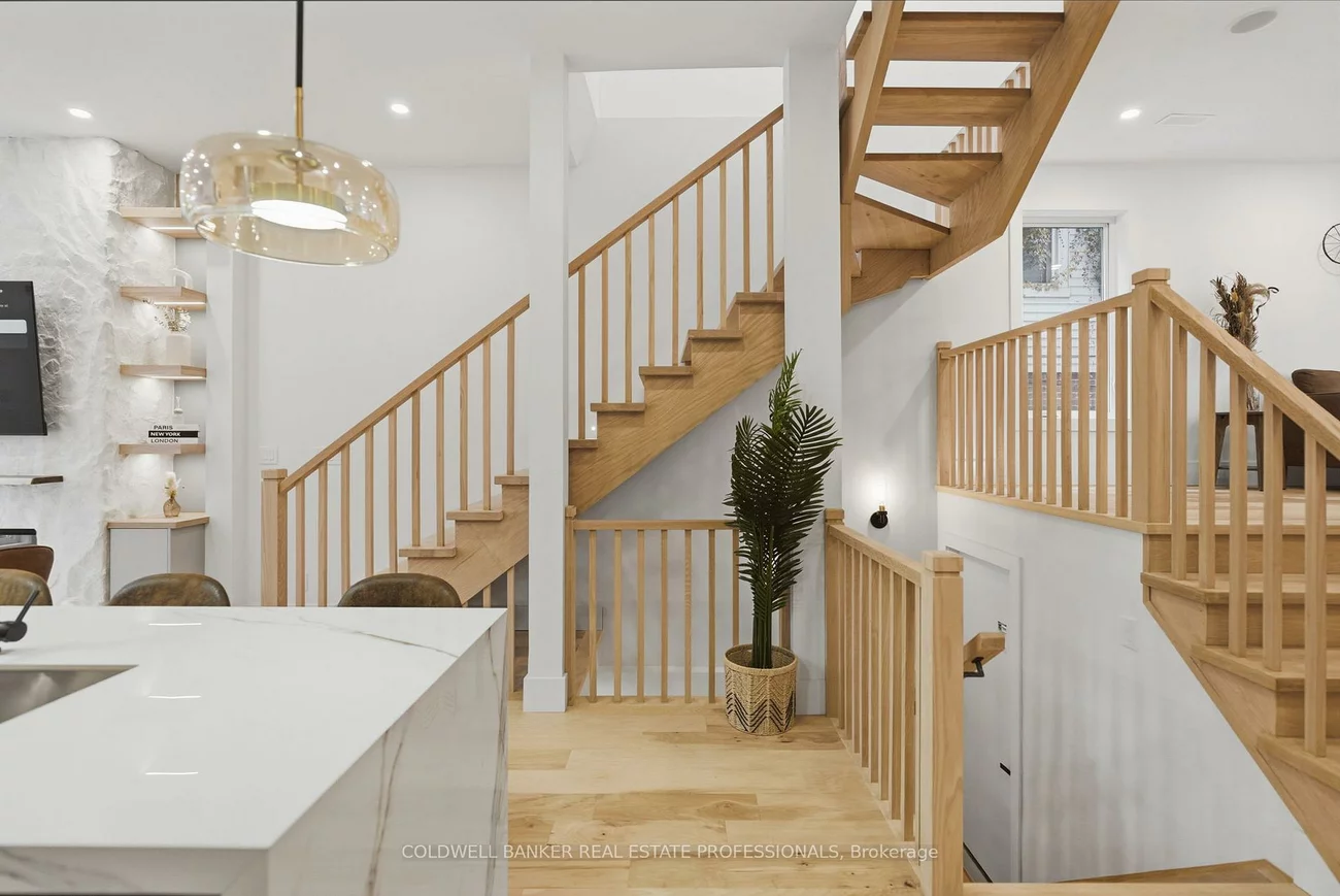 65, Frater, East York, Toronto