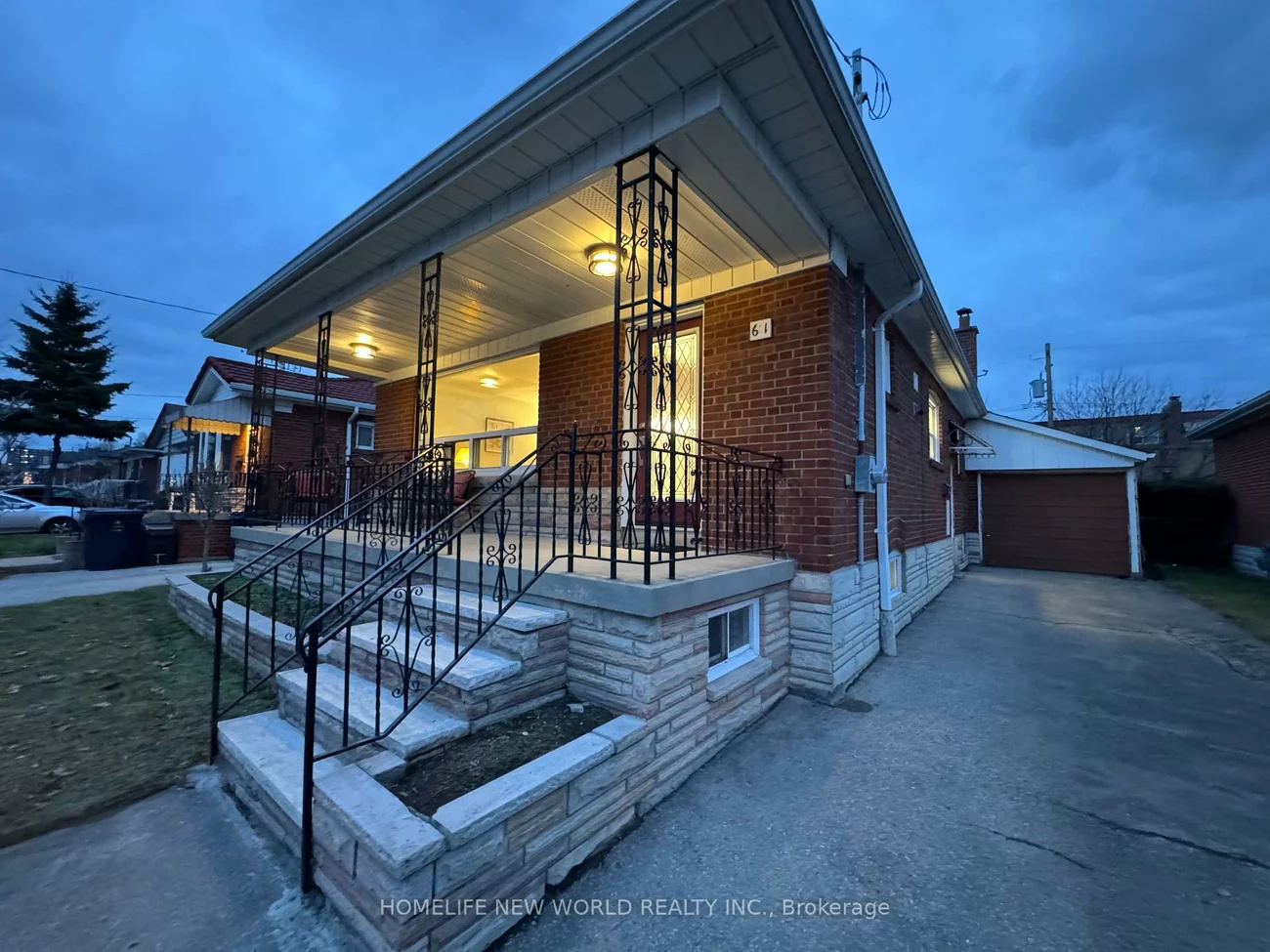 61, Gilroy, Dorset Park, Toronto