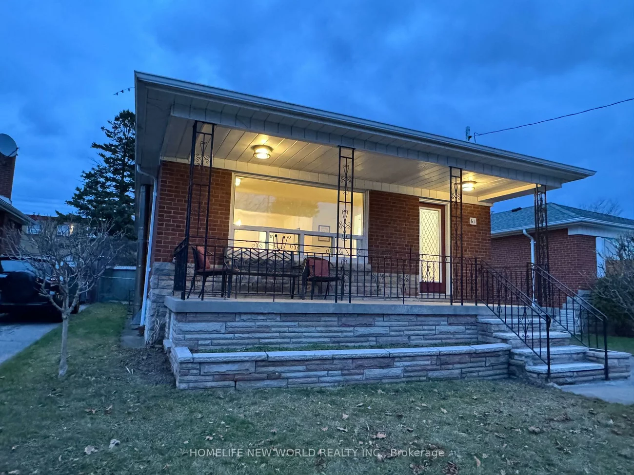 61, Gilroy, Dorset Park, Toronto