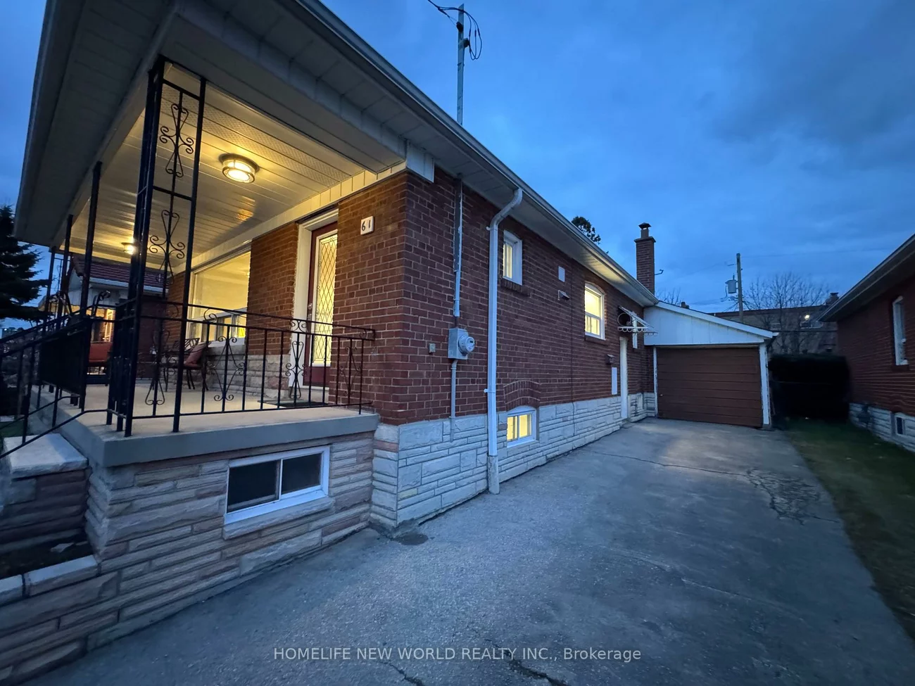 61, Gilroy, Dorset Park, Toronto