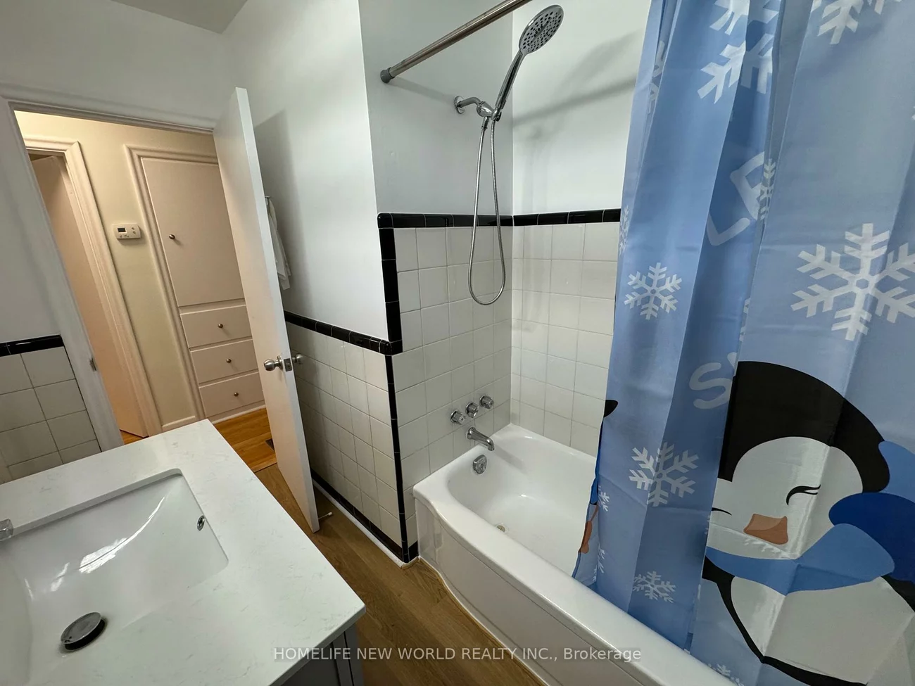 61, Gilroy, Dorset Park, Toronto