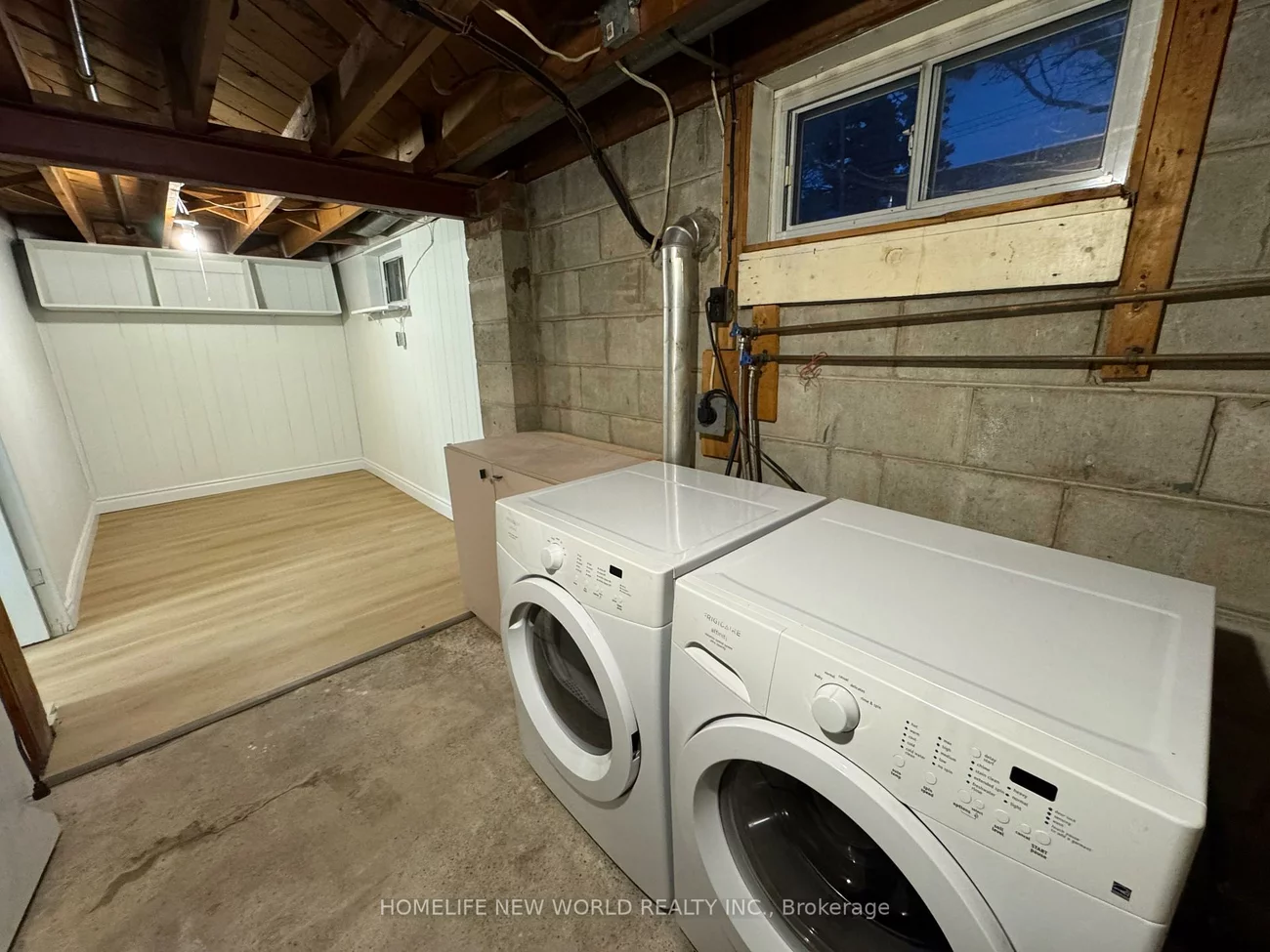 61, Gilroy, Dorset Park, Toronto