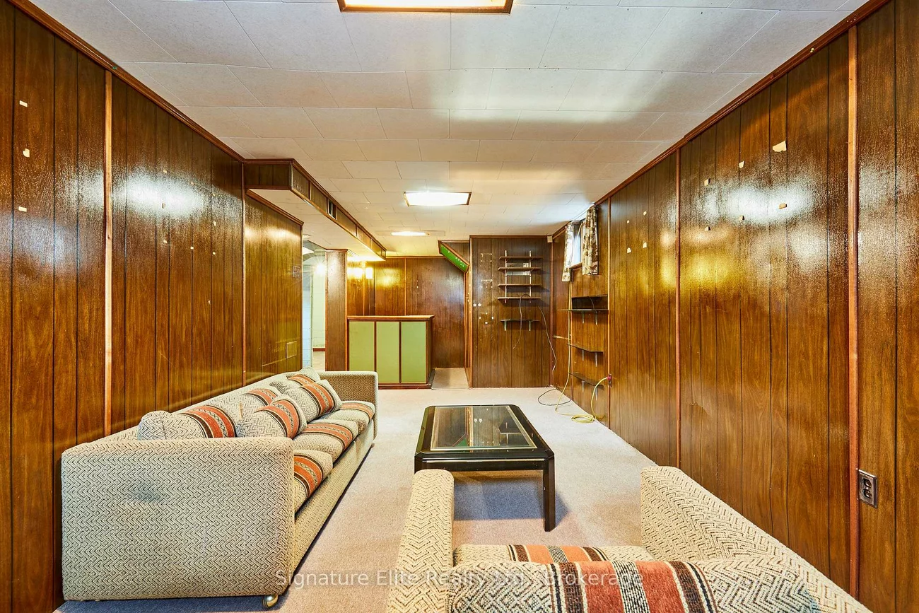 49, Savarin, Eglinton East, Toronto