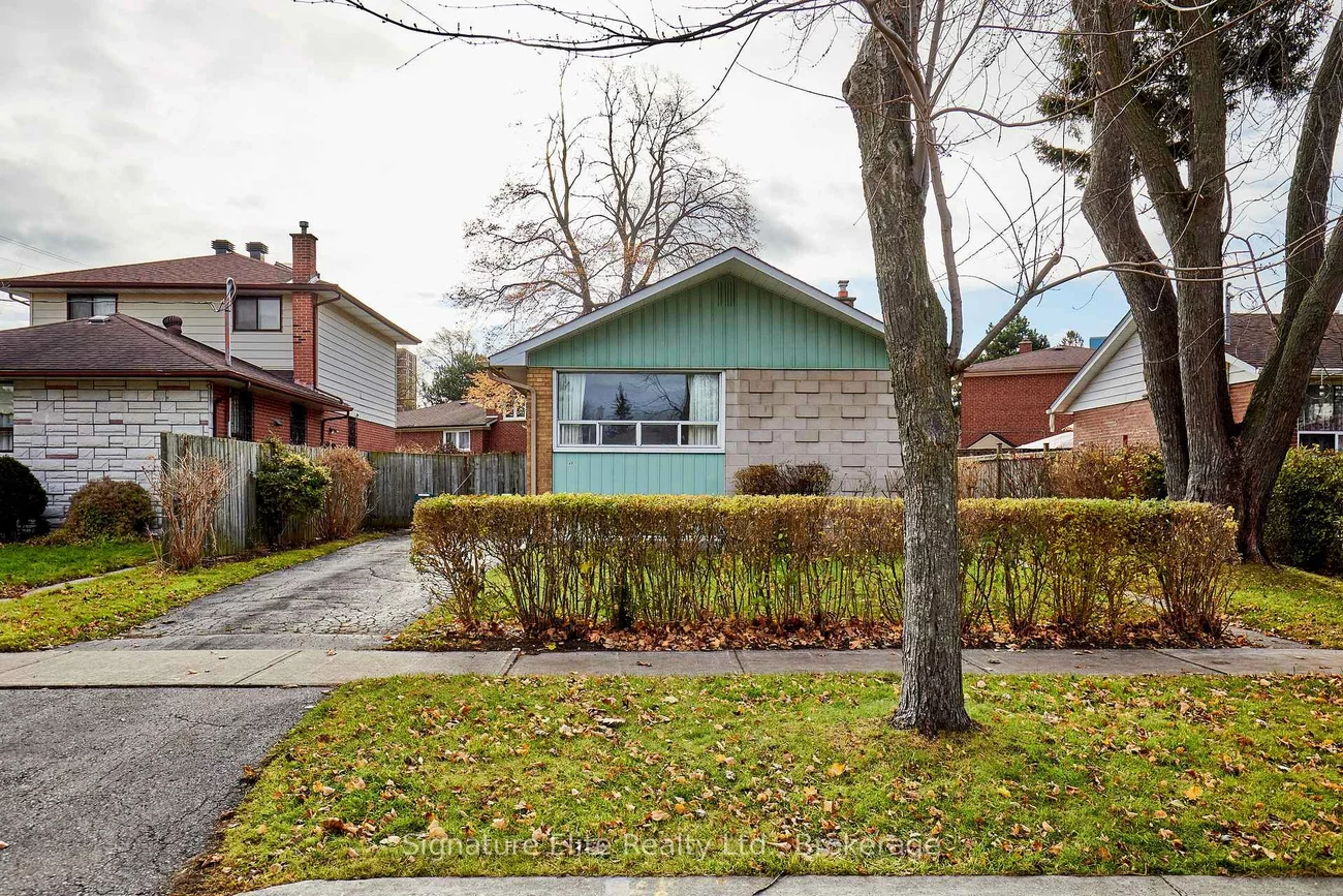 49, Savarin, Eglinton East, Toronto
