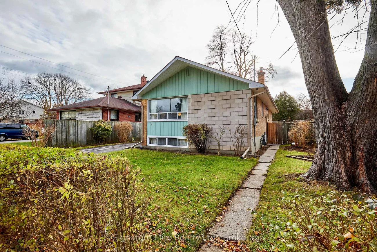 49, Savarin, Eglinton East, Toronto