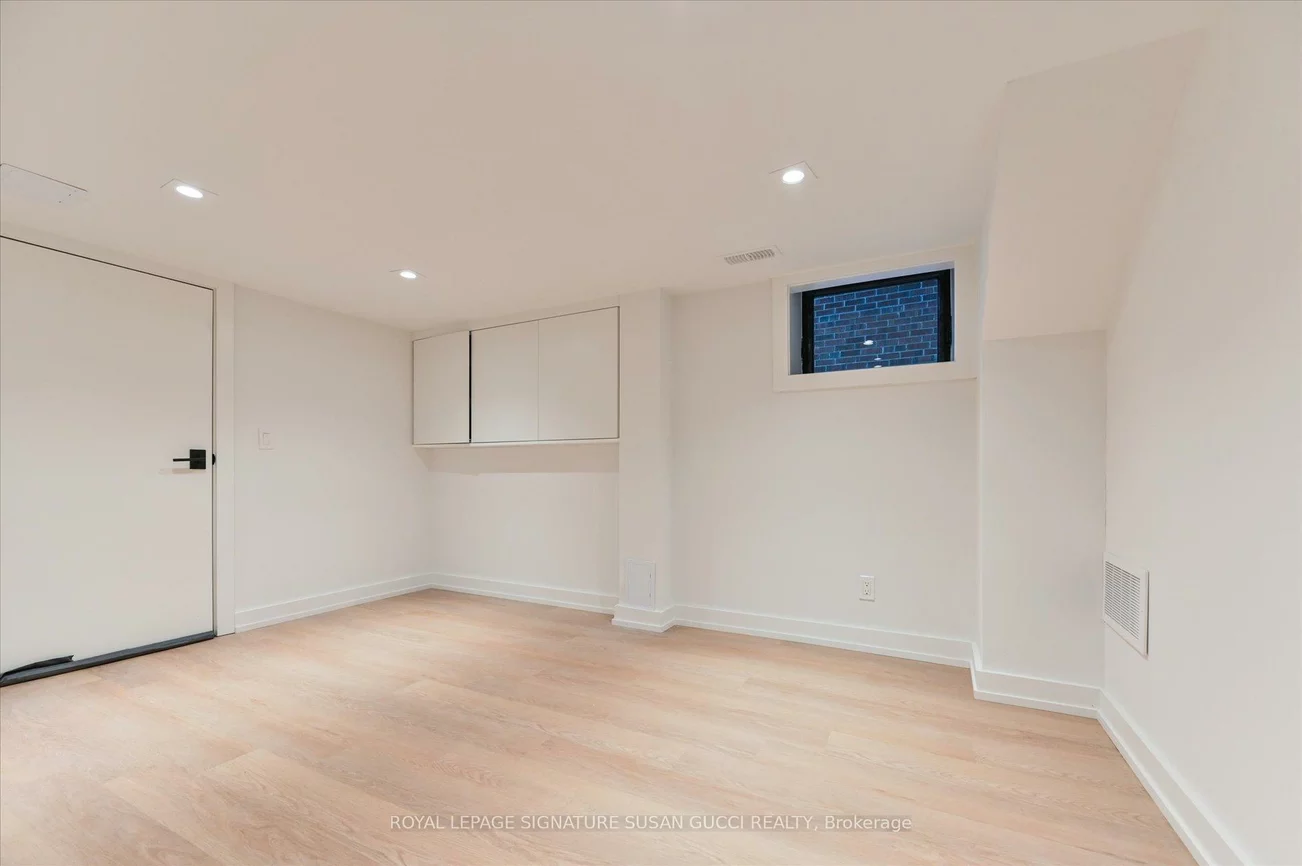 44, Doris, O'Connor-Parkview, Toronto