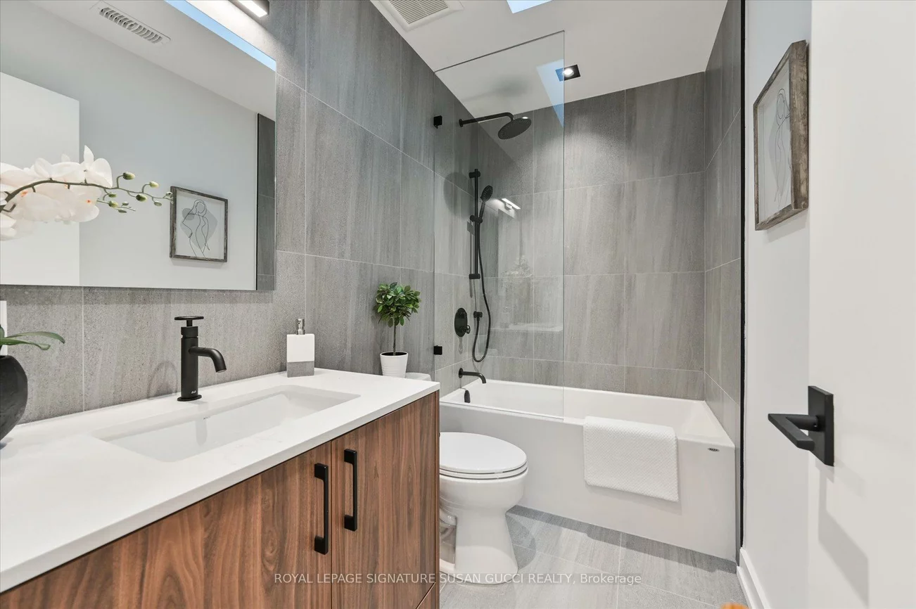 44, Doris, O'Connor-Parkview, Toronto