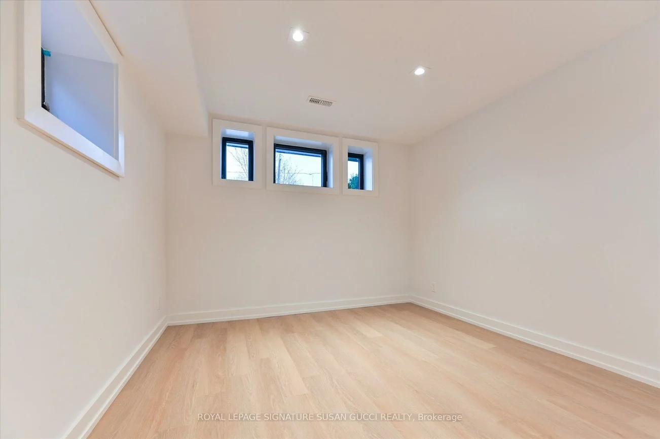 44, Doris, O'Connor-Parkview, Toronto