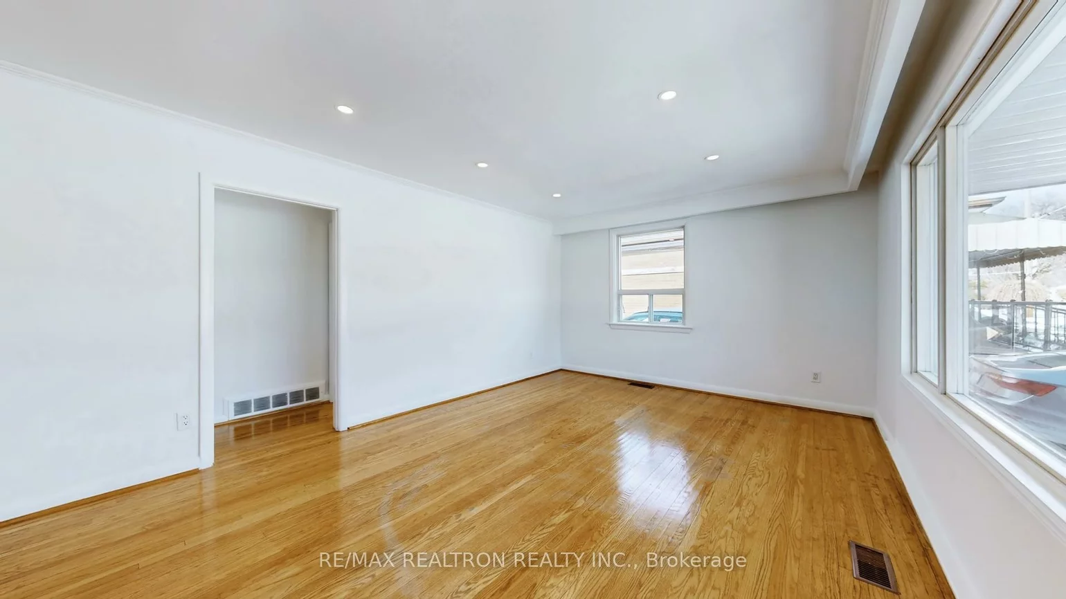 8, Stephenfrank, Bendale, Toronto