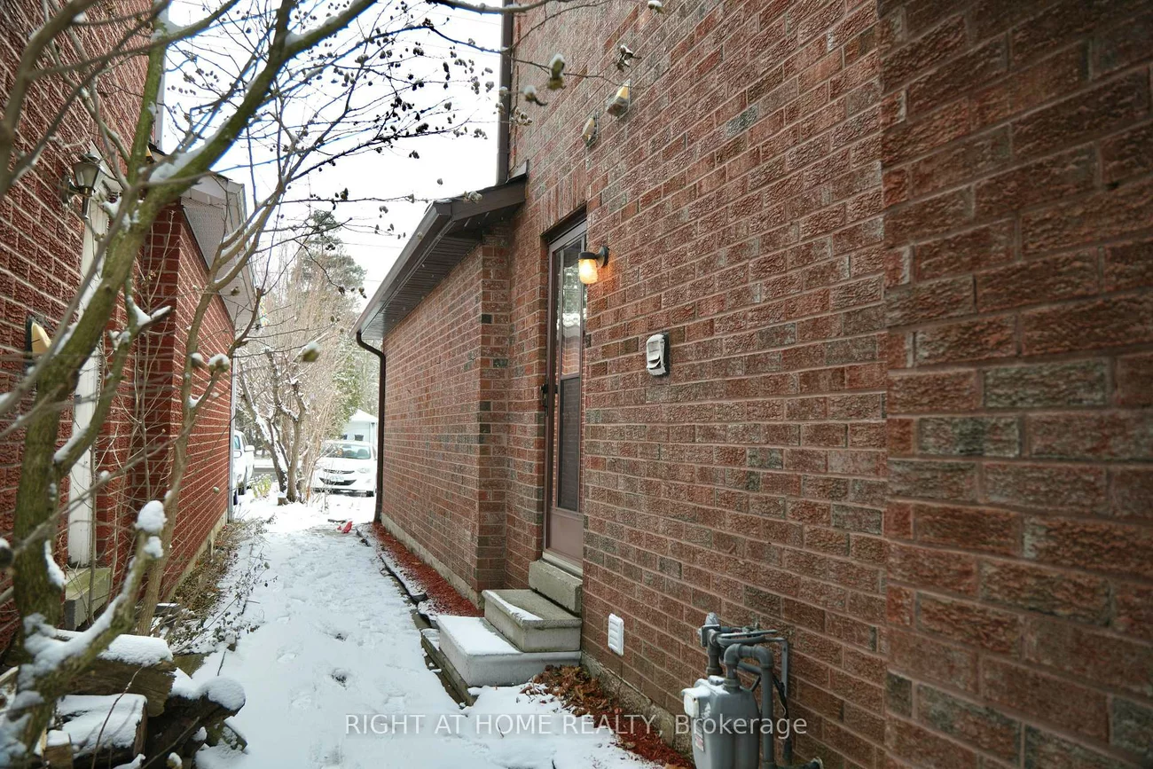 3700, Ellesmere, Highland Creek, Toronto