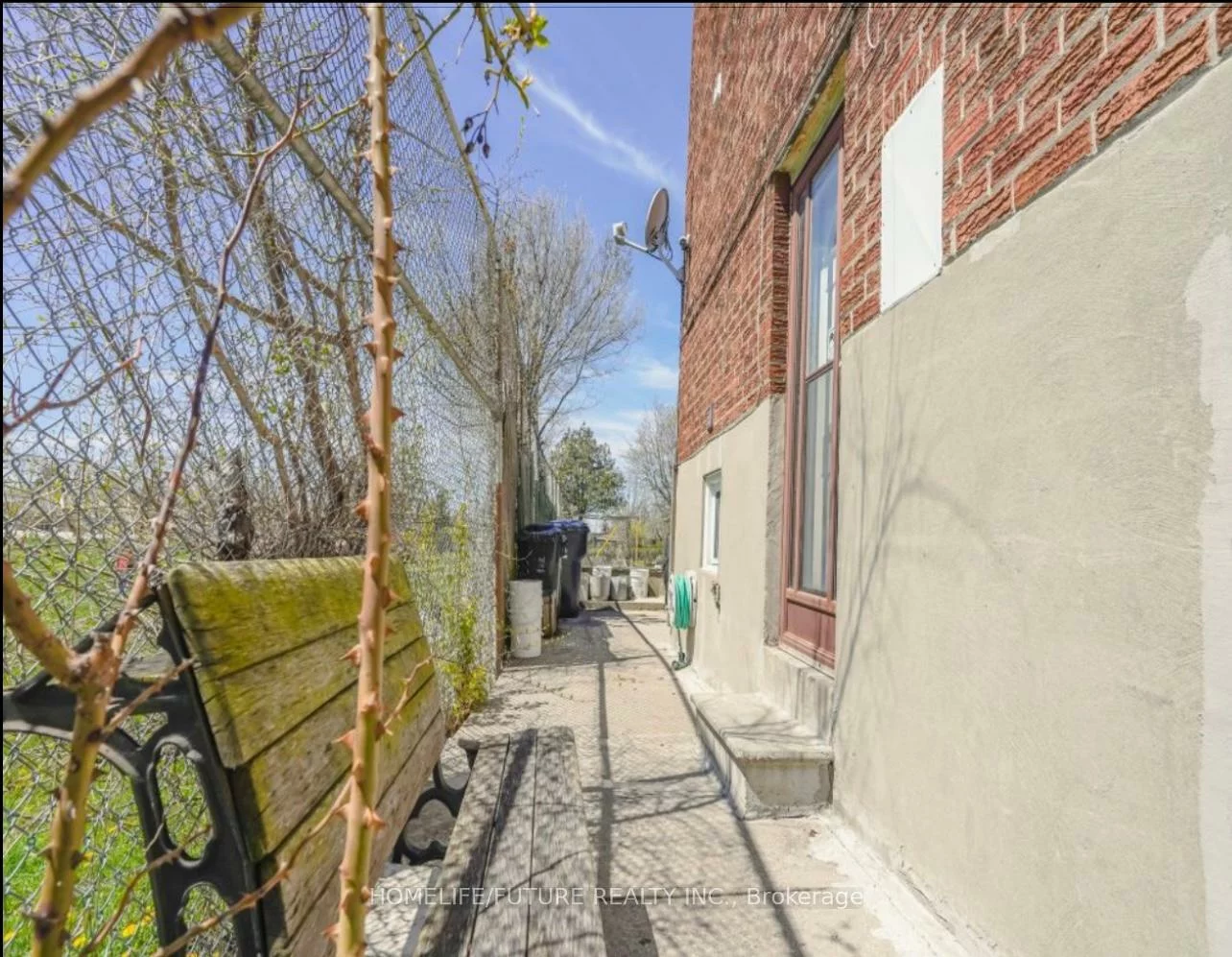 62, North Edgely, Clairlea-Birchmount, Toronto