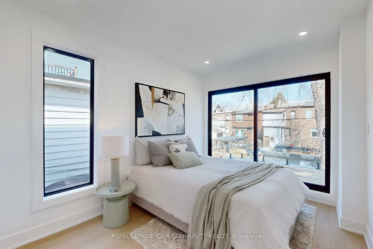 32, Endean, South Riverdale, Toronto