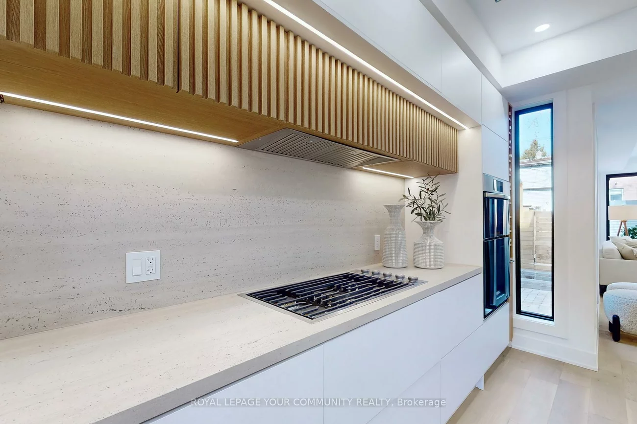 32, Endean, South Riverdale, Toronto