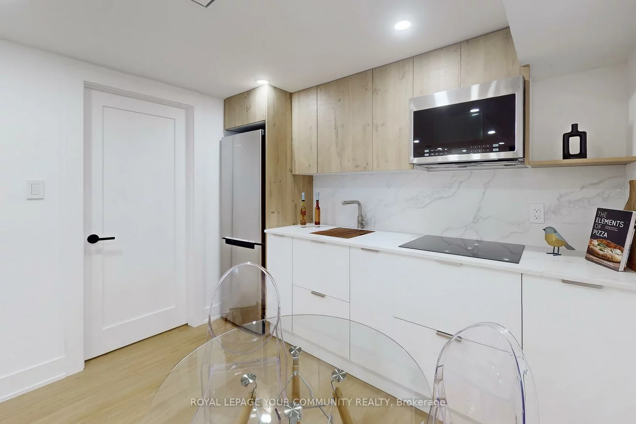 32, Endean, South Riverdale, Toronto