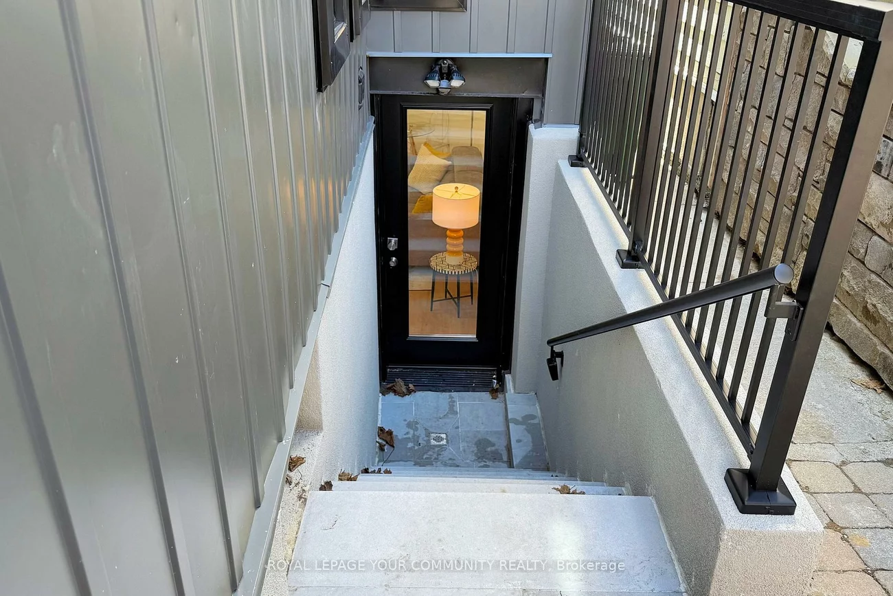 32, Endean, South Riverdale, Toronto