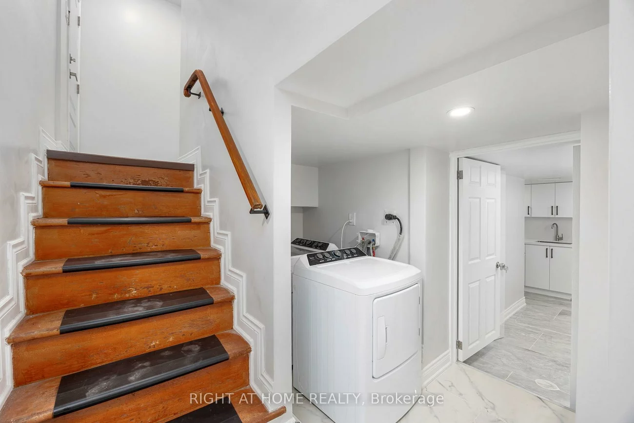 53, Gaiety, Woburn, Toronto