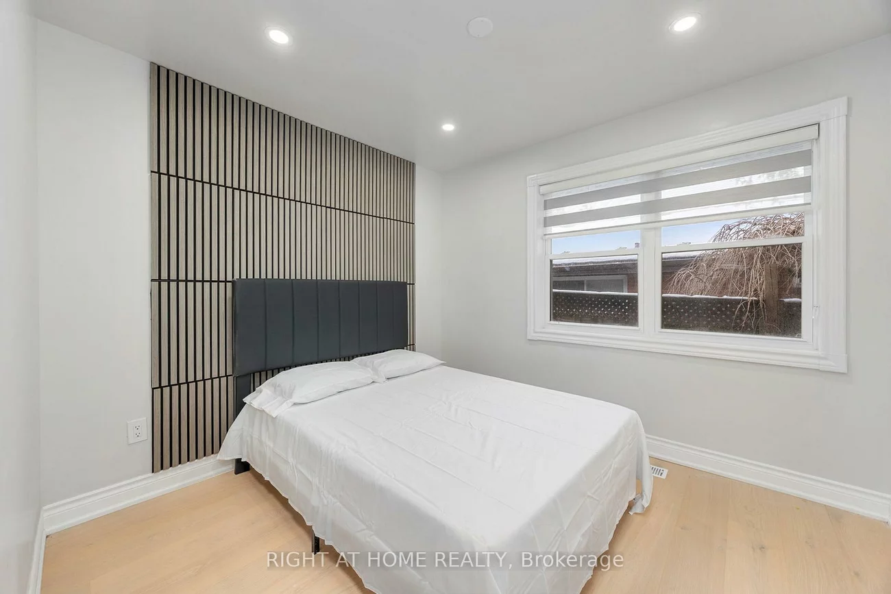 53, Gaiety, Woburn, Toronto