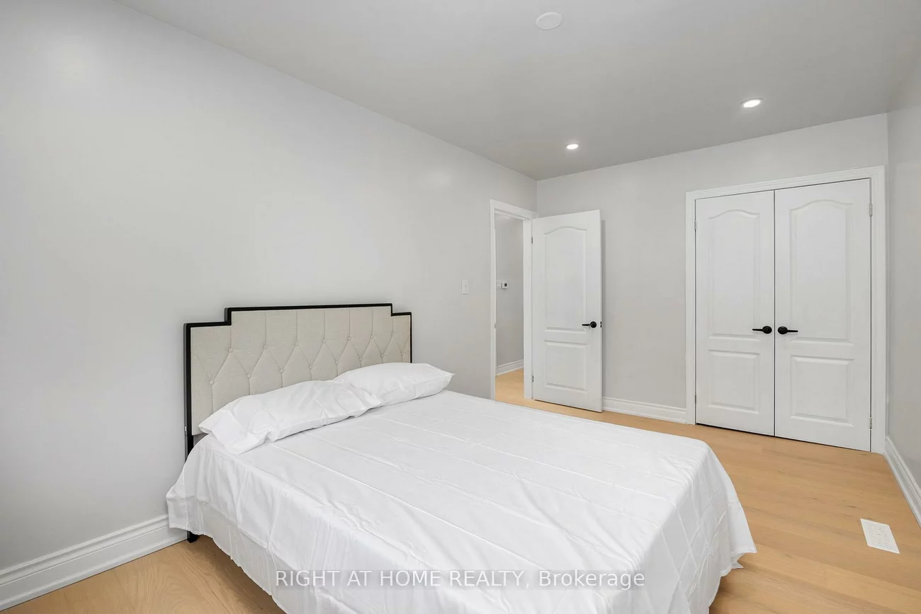 53, Gaiety, Woburn, Toronto